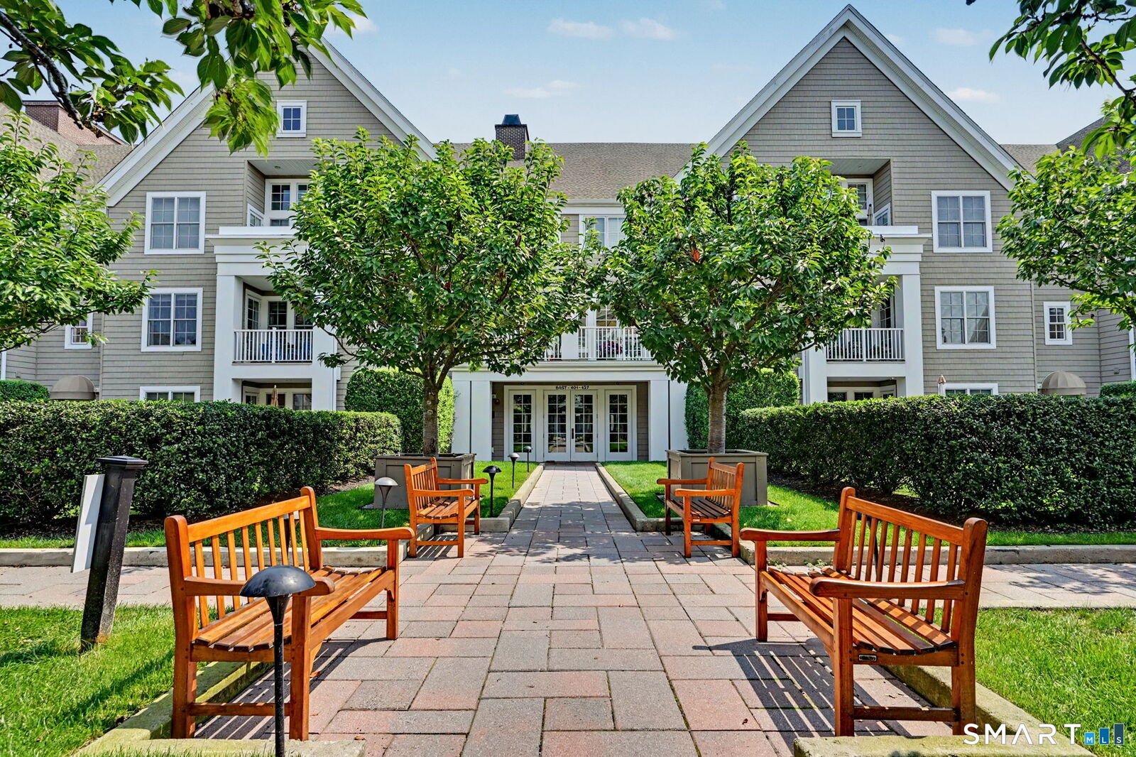 Property Photo:  77 Havemeyer Lane 410  CT 06902 