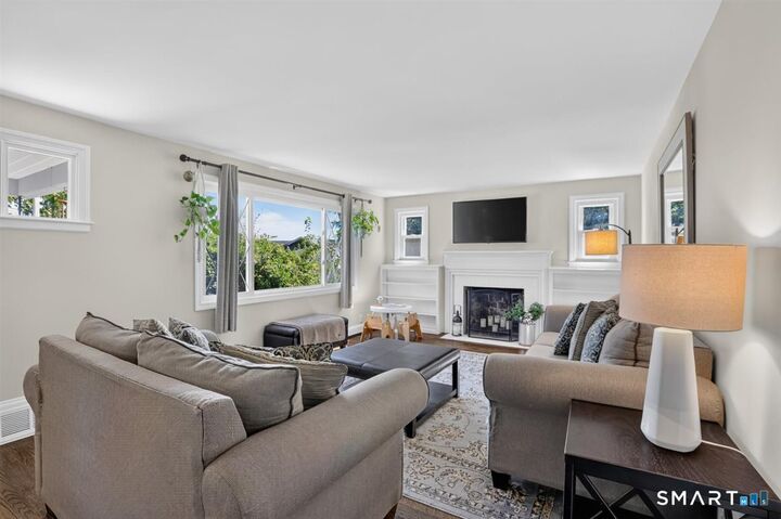 Property Photo:  14 Gracewell Road  CT 06109 