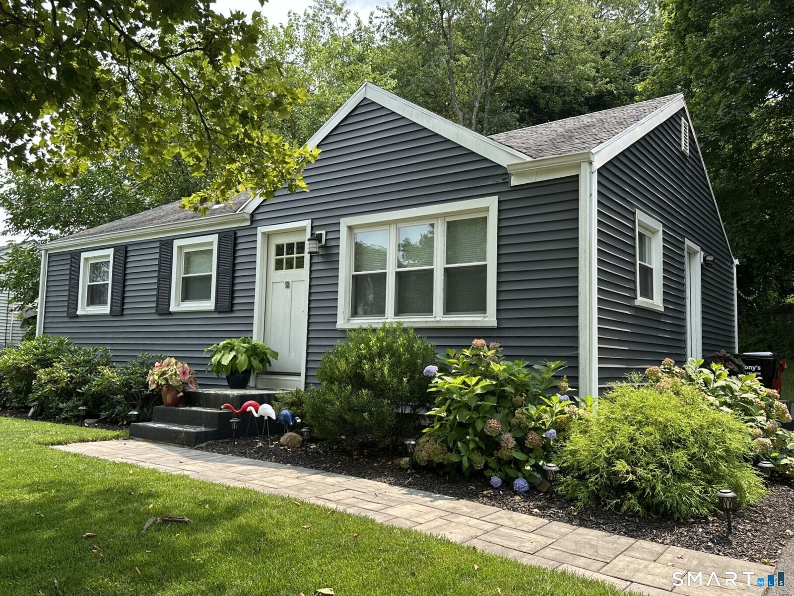 Property Photo:  58 Round Hill Road  CT 06450 