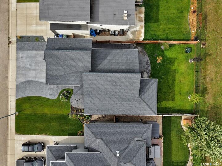 Property Photo:  507 Salloum Crescent  SK S7W 0N1 