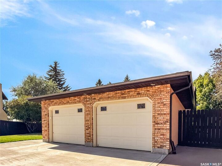 Property Photo: 2726 Poplar Place E SK S4V 1X8