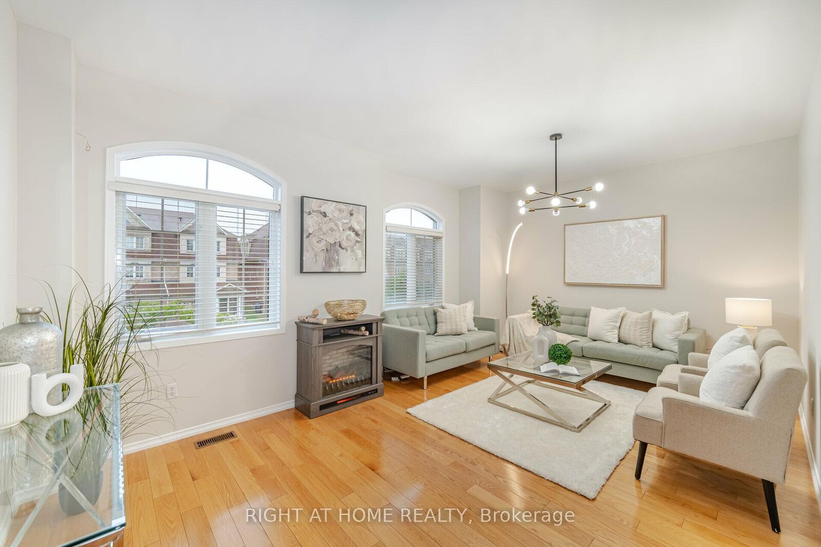 Property Photo:  3388 Southwick Street  ON L5M 7L5 
