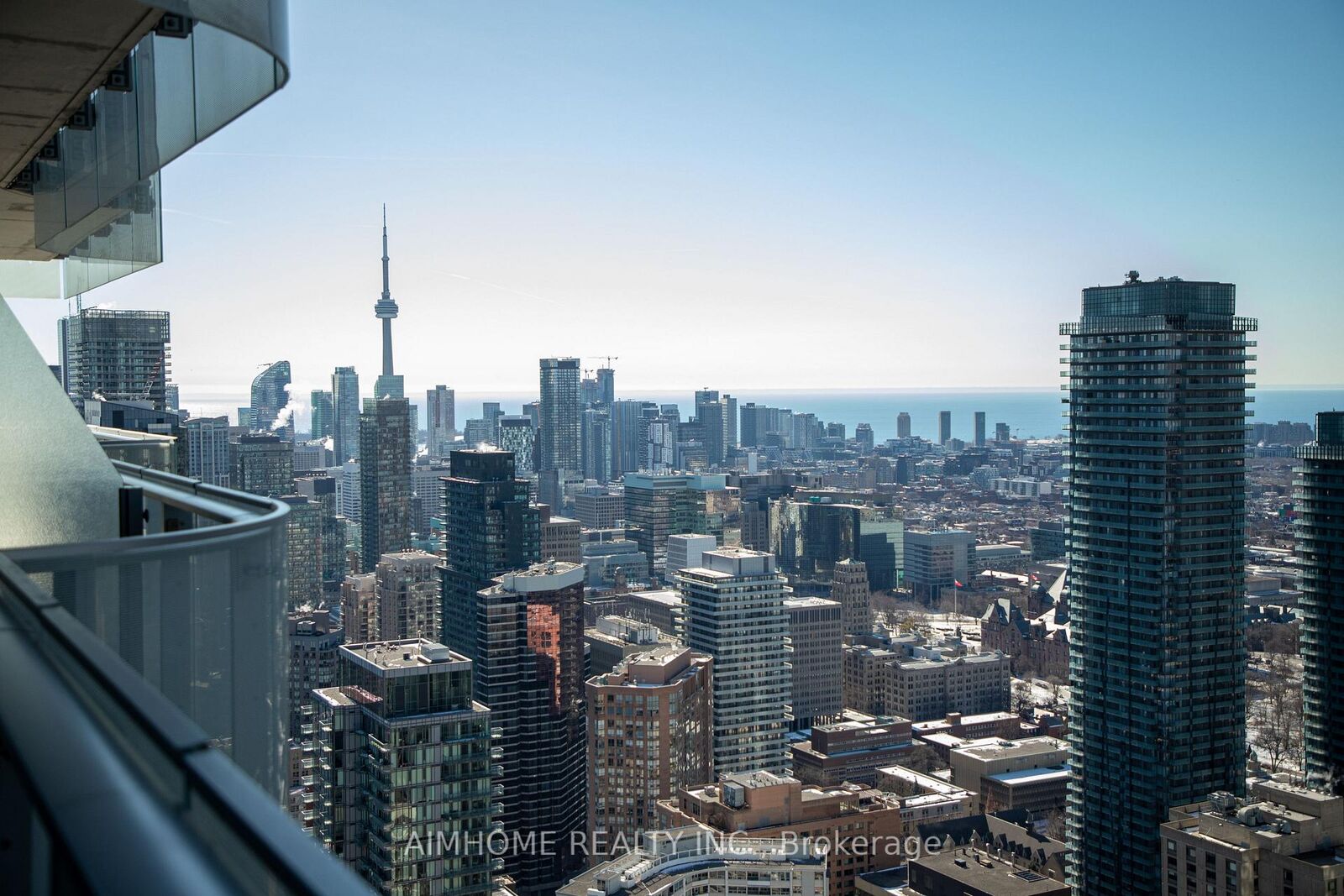 Property Photo:  1 Bloor Street E 4907  ON M4W 1A9 