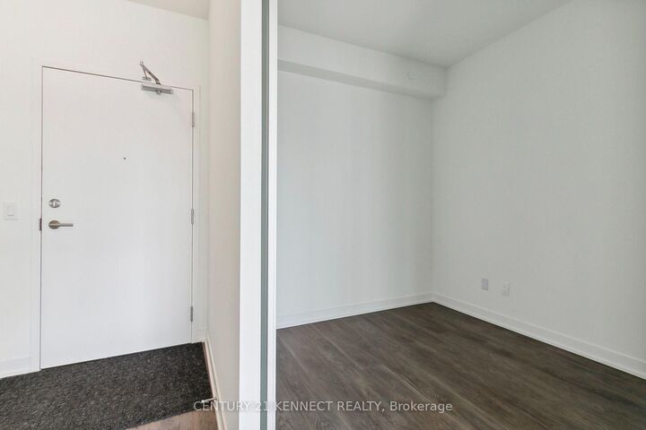 Property Photo:  2 David Eyer Road 931  ON L4S 0N5 