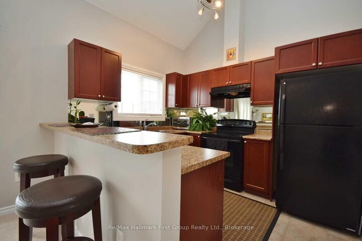 Property Photo:  44 Wicker Park Way  ON L1R 0E1 