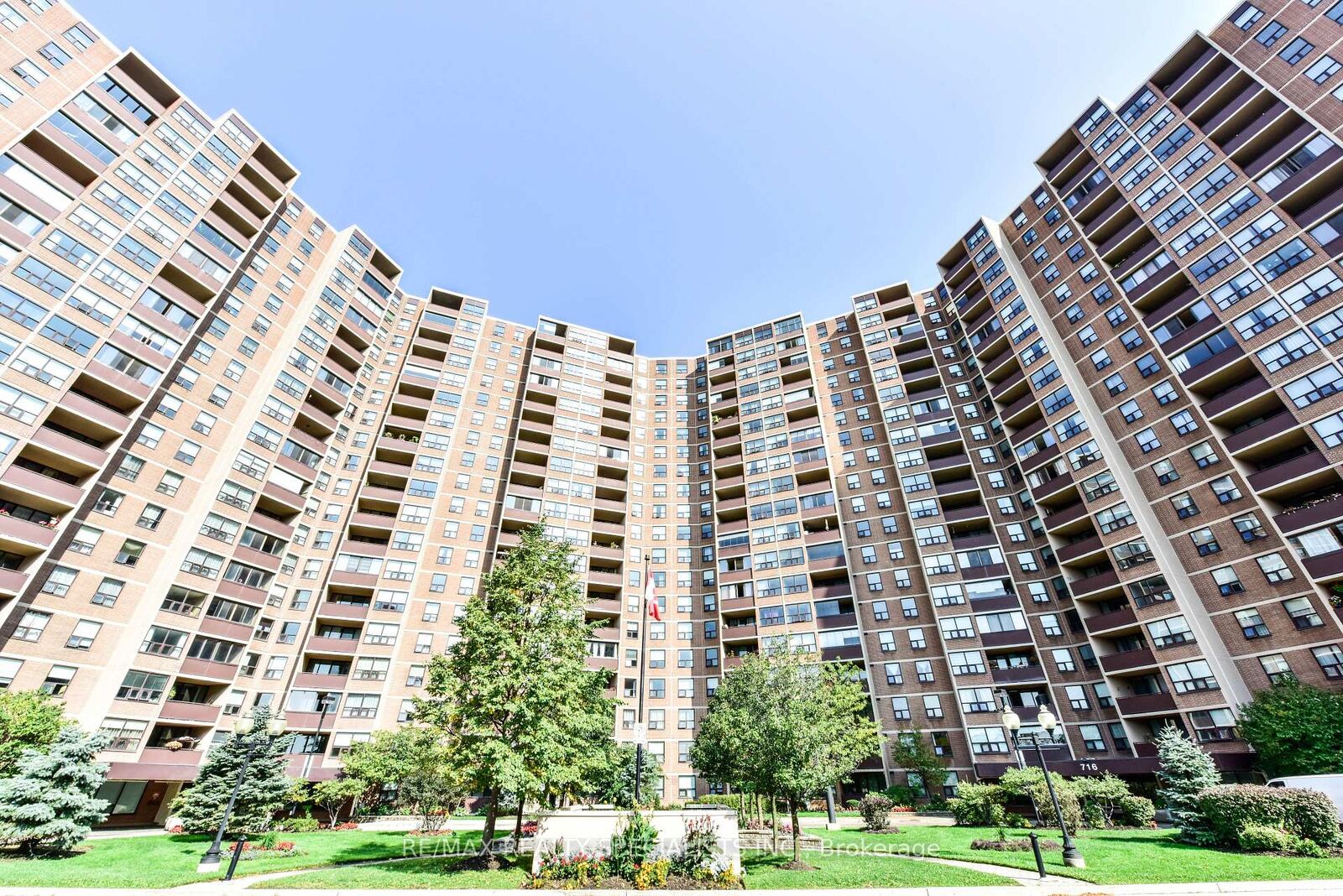 Property Photo:  716 The West Mall N/A Ph2005  ON M9C 4X6 