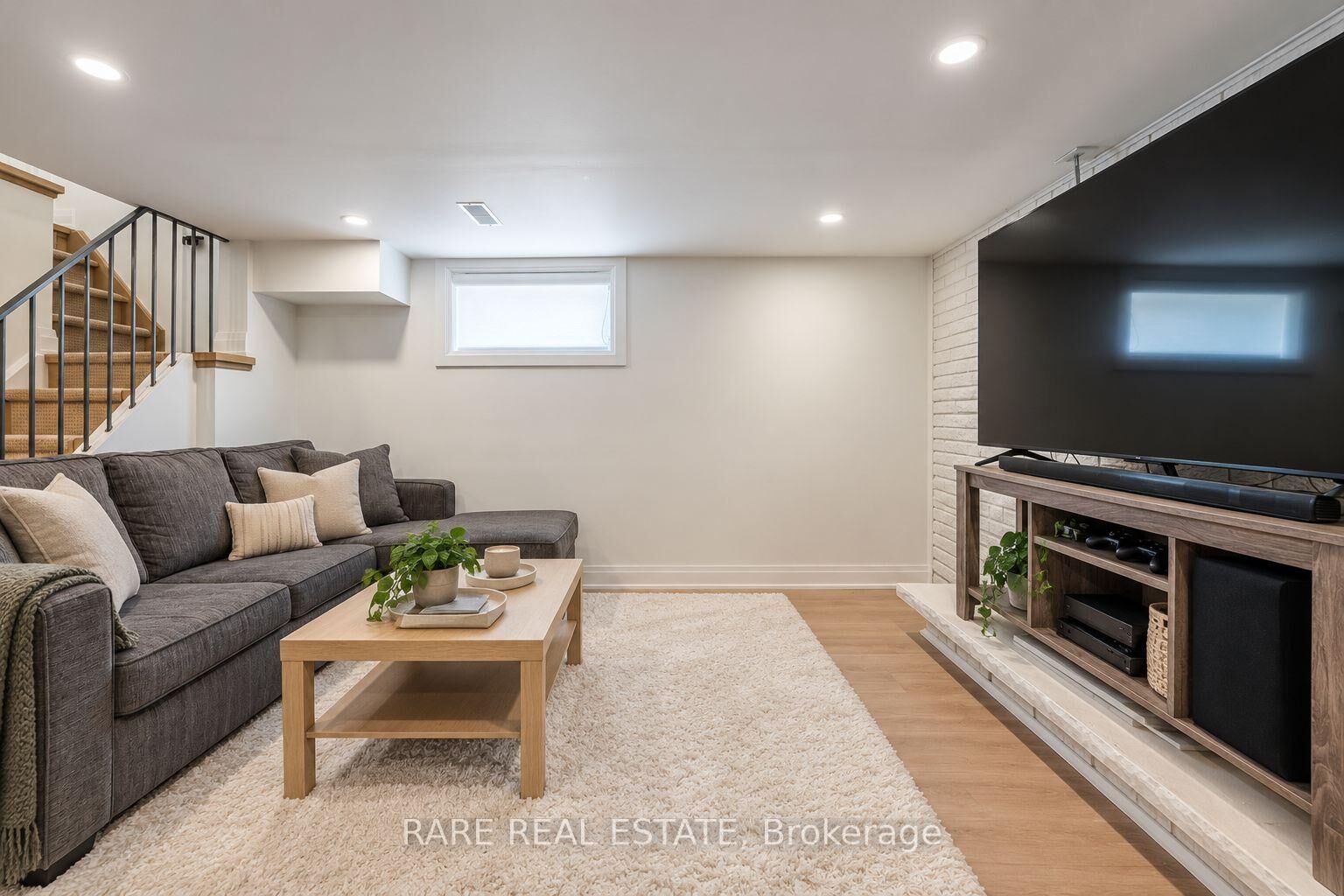 Property Photo:  27 Fairbank Avenue 1  ON M6E 3Y5 