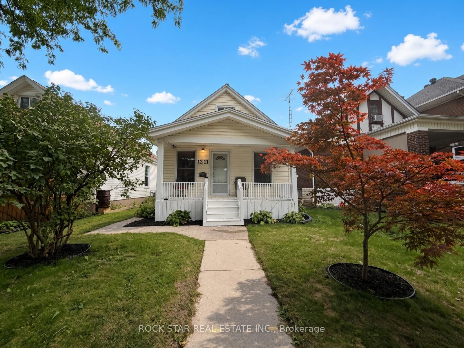 Property Photo:  1211 Lincoln Road  ON N8Y 2H9 