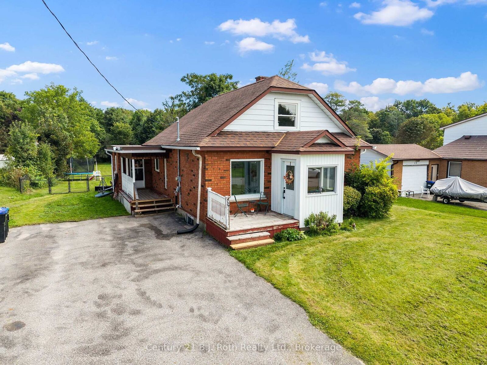 Property Photo:  15 Lucy Street  ON L9M 1K7 