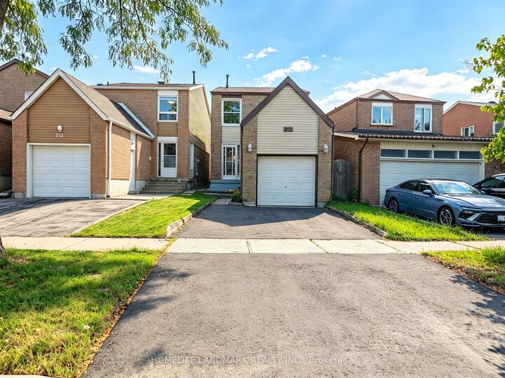 Property Photo:  215 Bob O' Link Avenue  ON L4L 1H1 