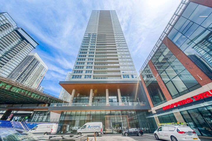 Property Photo:  17 Bathurst Street 1510  ON M5V 0N1 