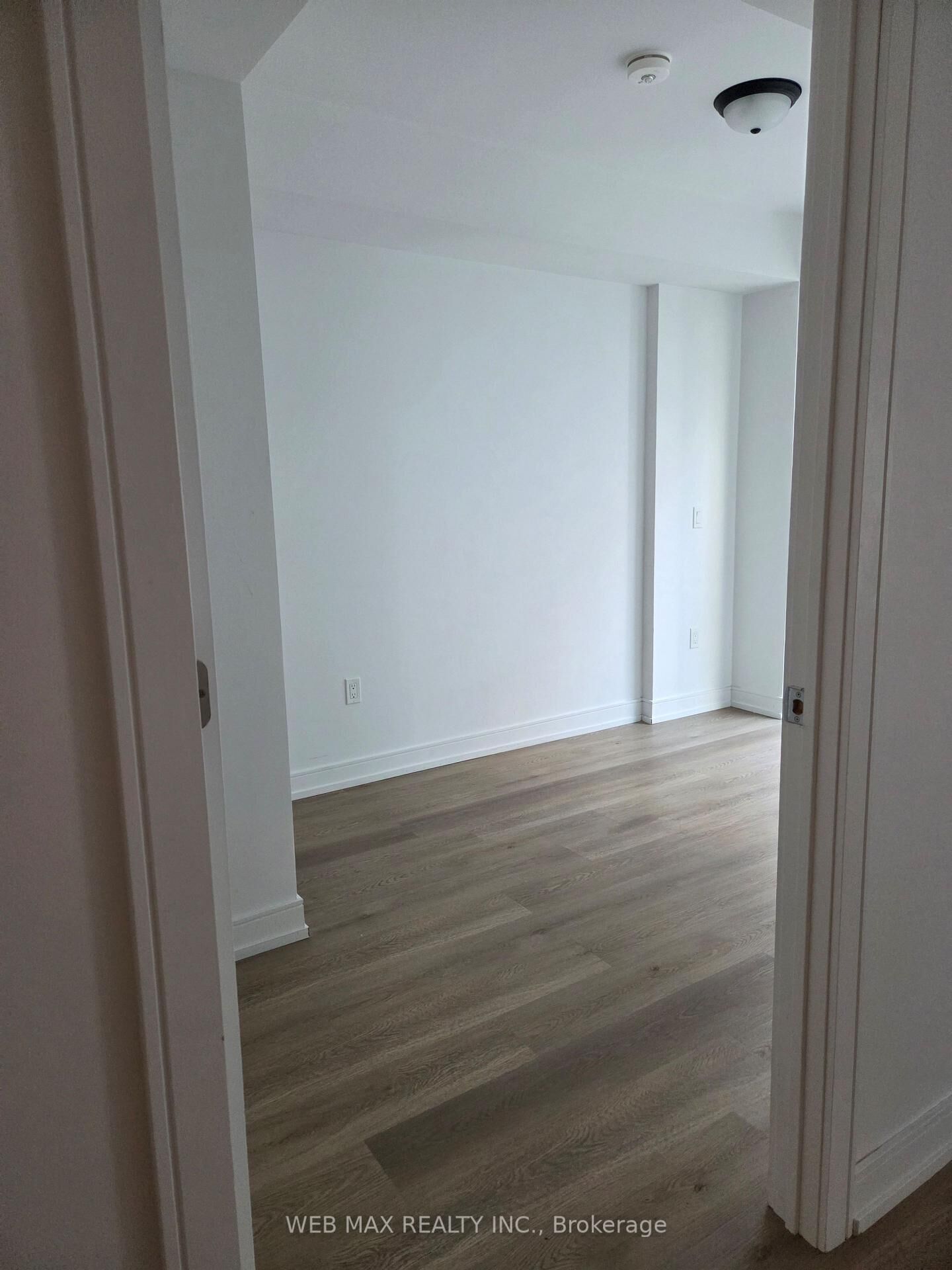 Property Photo:  1 Jarvis Street 815  ON L8R 3J2 