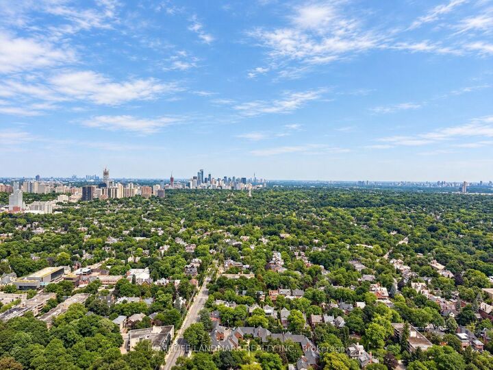 Property Photo:  609 Sherbourne Street 5007  ON M4X 0A4 
