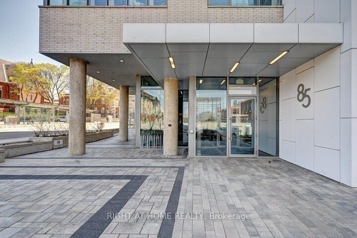 Property Photo:  85 Duke Street W 1212  ON N2H 0B7 