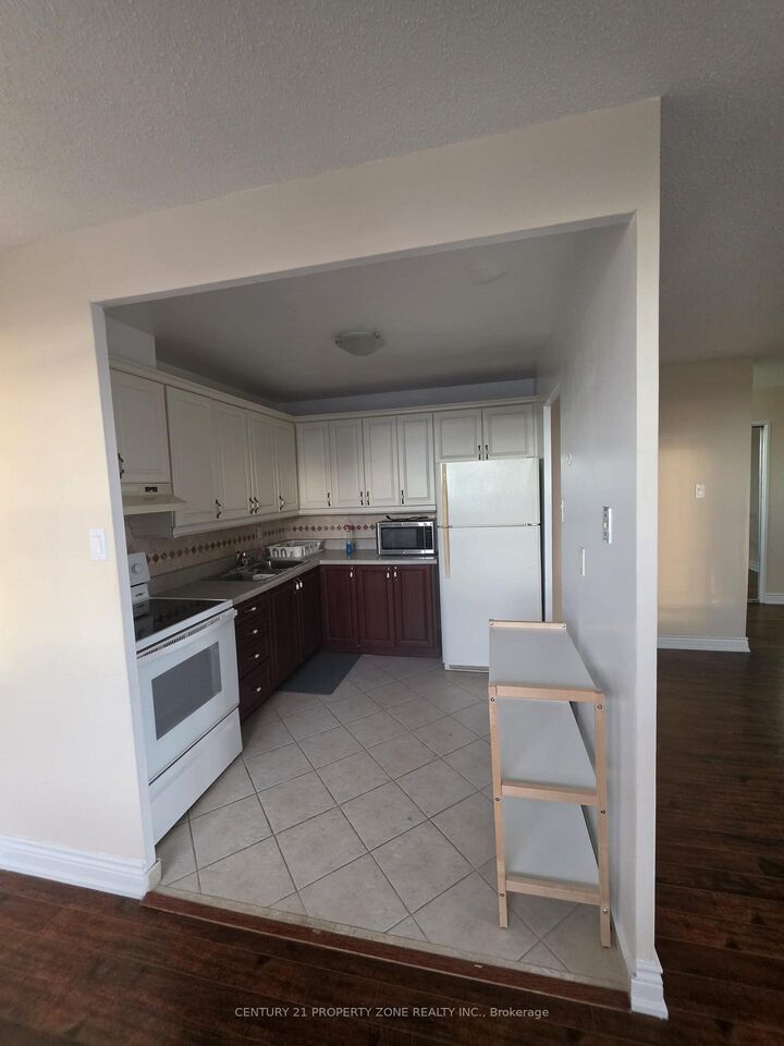 Property Photo: 2345 Confederation Parkway 1103 ON L5B 2H3