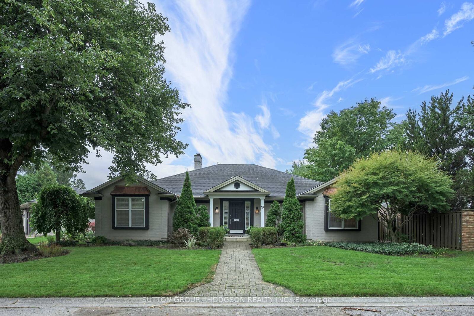 Property Photo:  19 Tallwood Circle  ON N5X 2S1 