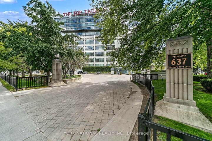 Property Photo:  637 Lake Shore Boulevard W 409  ON M5V 3J6 