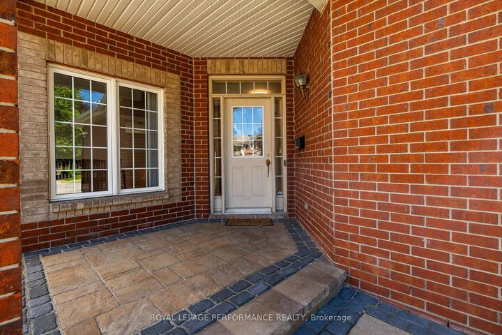 Property Photo:  127 Finn Court  ON K1V 2C6 