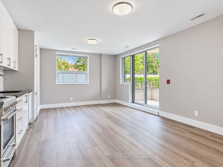 Property Photo:  485 Huron Street 102  ON M5R 2R5 