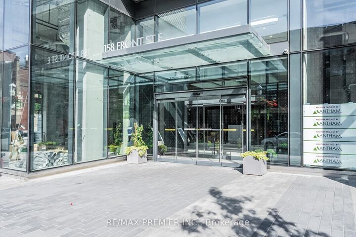 Property Photo:  158 Front Street E 716  ON M5A 1E5 
