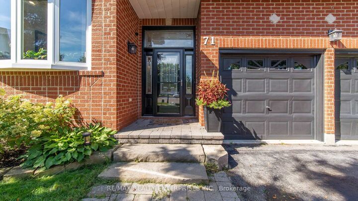 Property Photo:  71 Inglewood Place Main  ON L1N 8Z8 