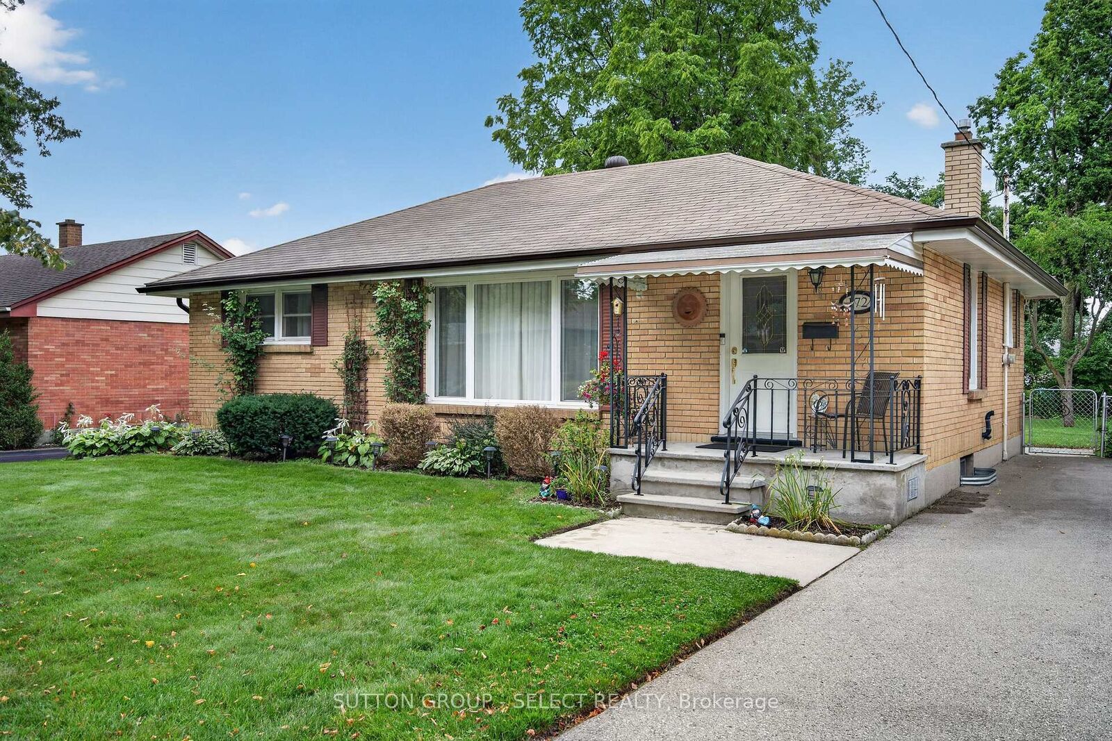 Property Photo:  172 Fairhaven Circle  ON N5W 1E2 