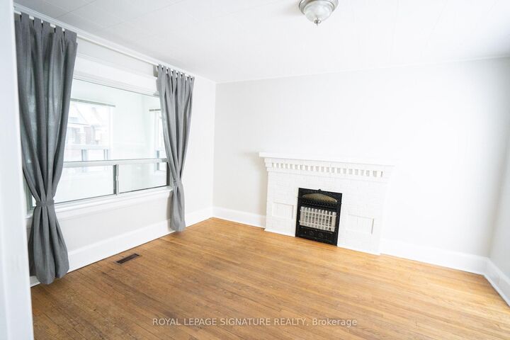 Property Photo:  393 Milverton Boulevard Upper  ON M4J 1W1 