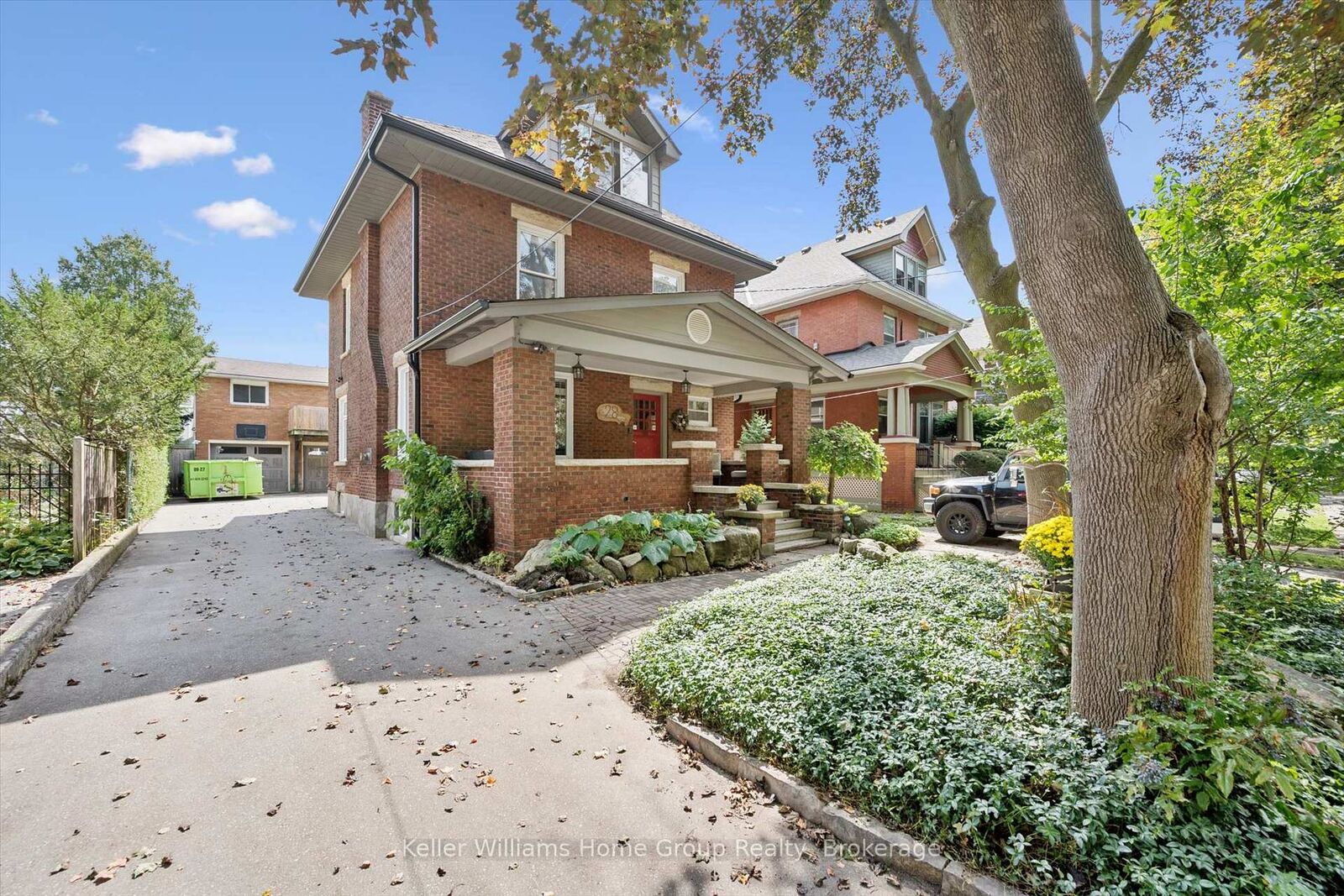 Property Photo:  28 Oxford Street  ON N1H 2M3 