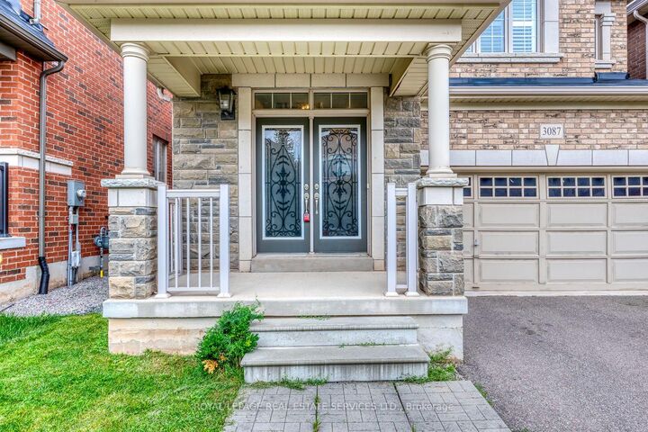 Property Photo:  3087 Streamwood Pass  ON L6H 0S8 