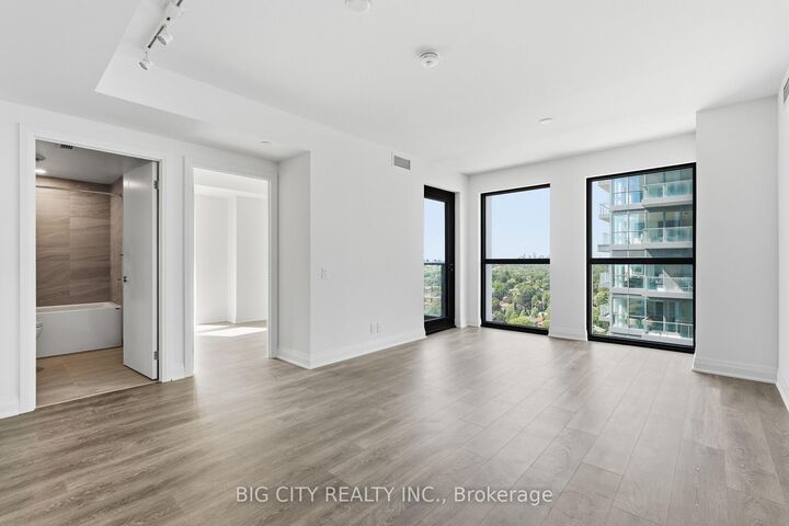 Property Photo:  25 Frederick Todd Way 1604  ON M4G 0C9 