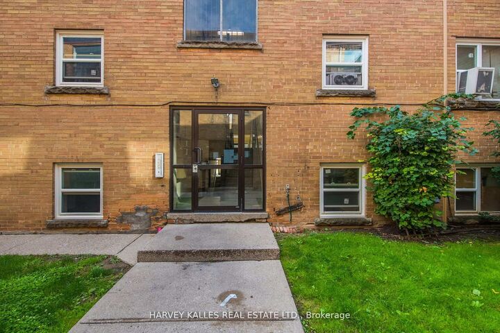 Property Photo:  2905 St Clair Avenue E 8  ON M4B 1N5 
