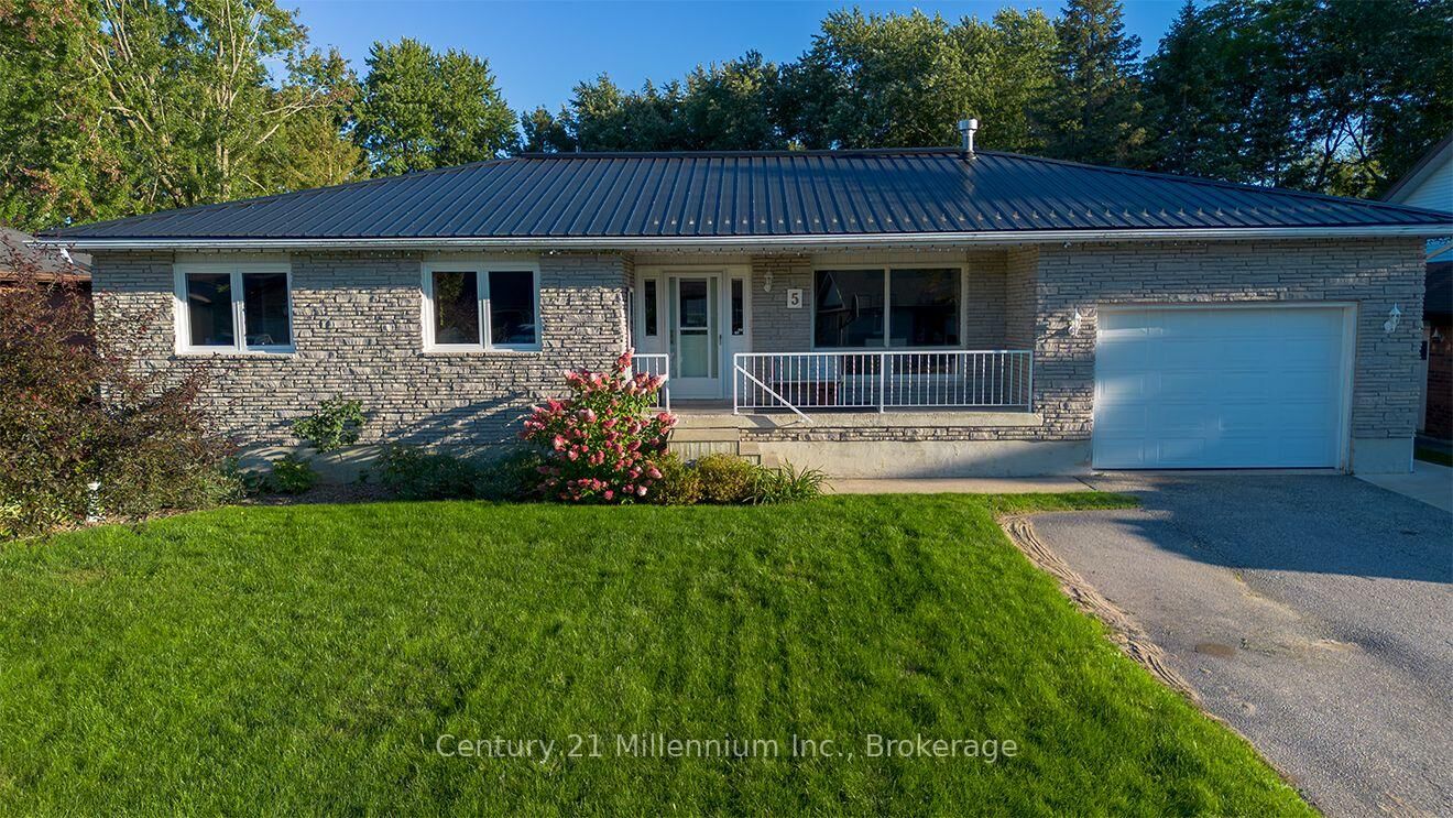 Property Photo: 5 McKean Boulevard ON L0M 1P0