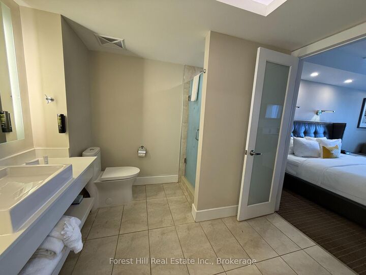 Property Photo:  9 Harbour Street 4104/4106  ON L9Y 5C5 