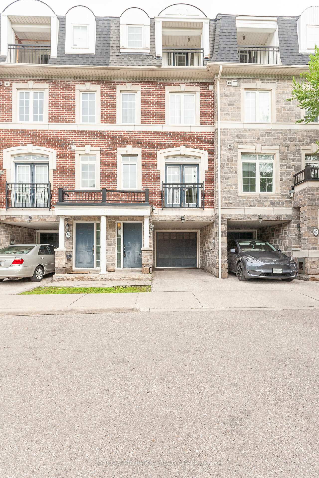 Property Photo: 60 Routliffe Lane ON M2N 0A5