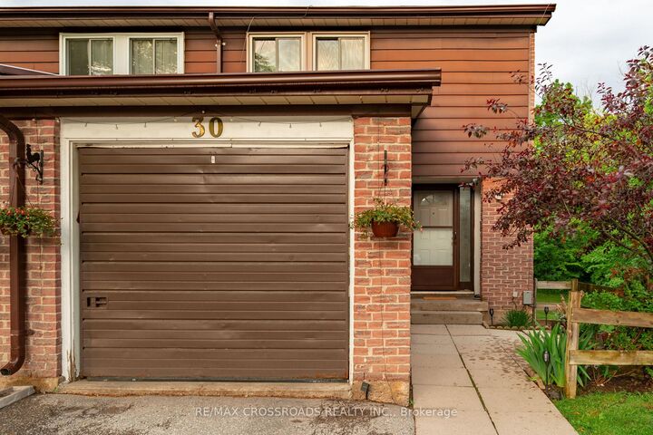 Property Photo:  350 Camelot Court 30  ON L1G 6P7 