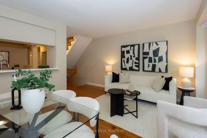 Photo de la propriété:  81 Northern Heights Drive  ON L4B 4C9 
