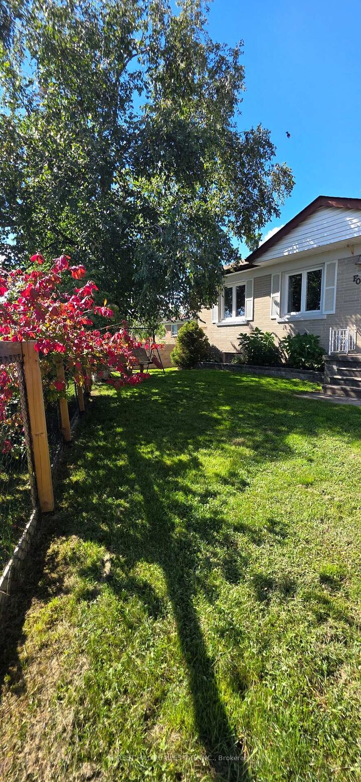 Property Photo:  4 Karen Crescent  ON L3V 3H1 