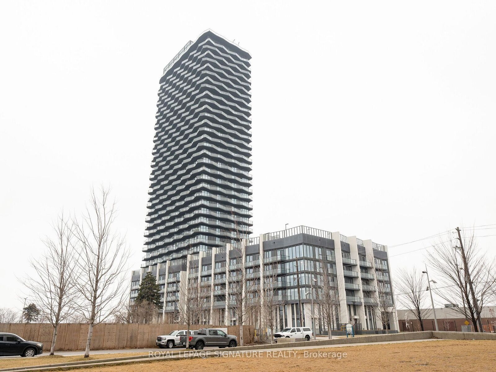 Property Photo:  36 Zorra Street 1909  ON M8Z 0G5 