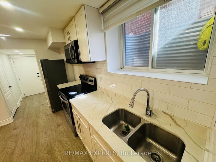 Property Photo:  117 Baffin Crescent  ON L7A 4K9 