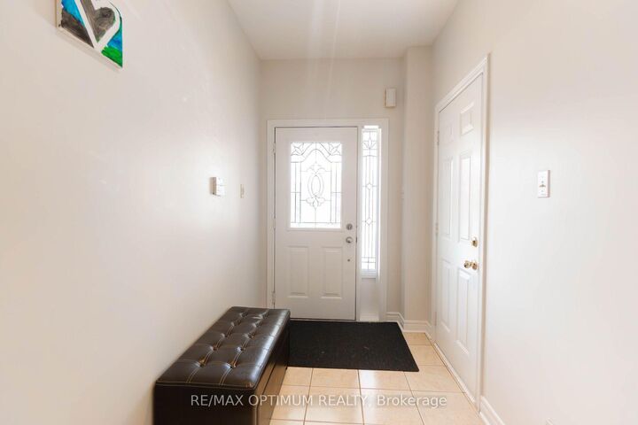 Property Photo:  545 Warhol Way  ON L5W 1M2 