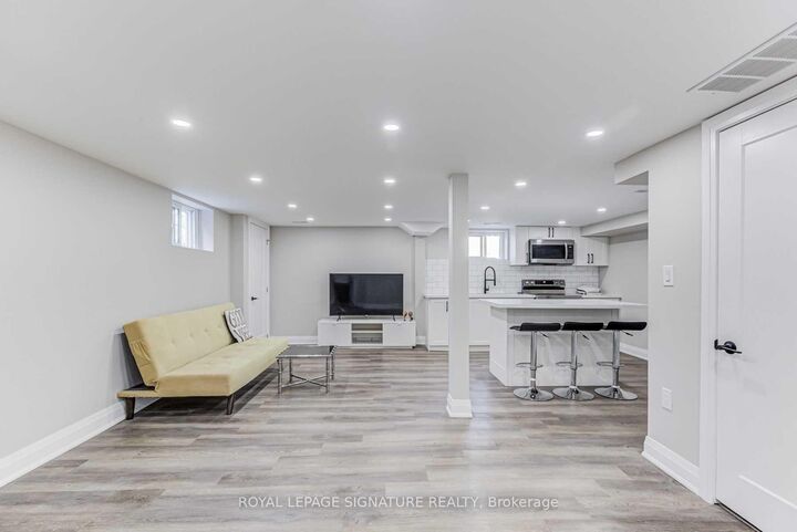 Property Photo:  54 Inniswood Drive  ON M1R 1E5 