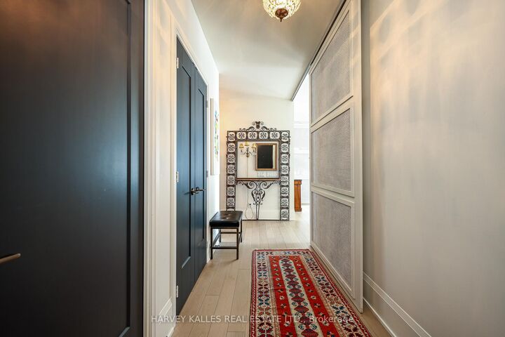 Property Photo:  101 Erskine Avenue 2407  ON M4P 0C5 