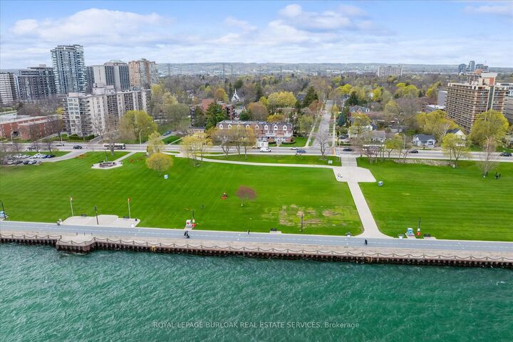 Property Photo: 1389 Lakeshore Road ON L7S 1B1