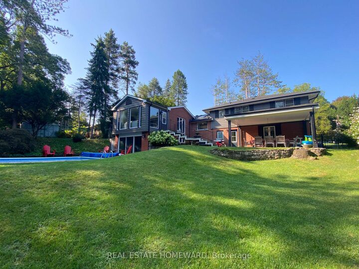 Property Photo:  63 Cait Court  ON L5G 1M3 