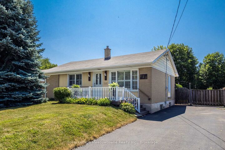 Property Photo:  228 Bell Street  ON L9T 2A9 