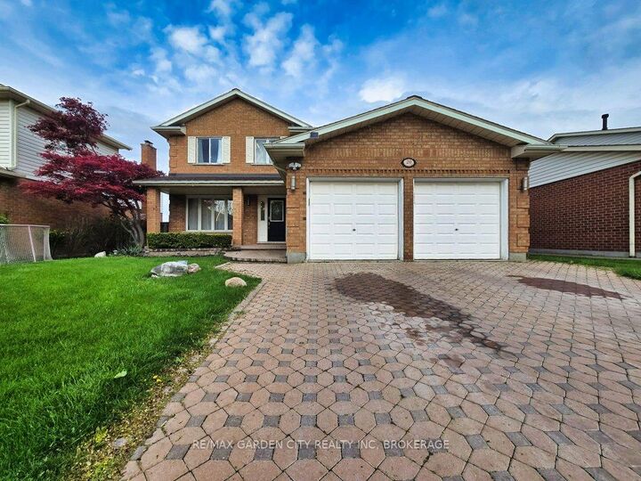 Photo de la propriété:  20 Consiglia Drive  ON L2S 3M8 