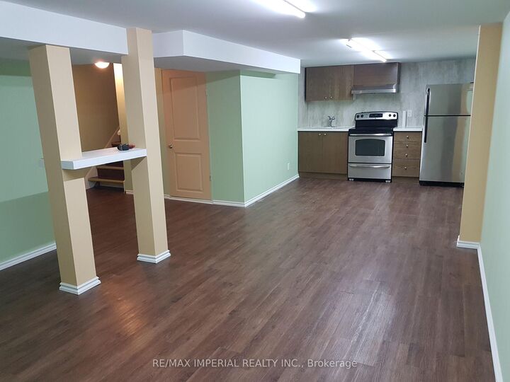 Property Photo:  110 Patterson Street  ON L3Y 4Y8 