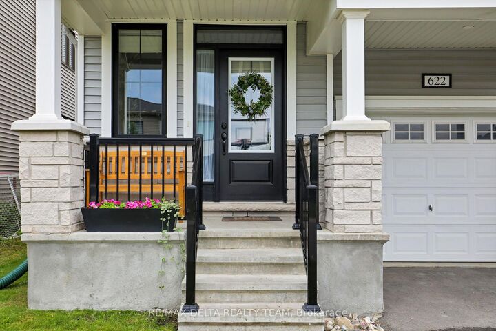 Property Photo:  622 Bellatrix Walk  ON K2J 6N4 