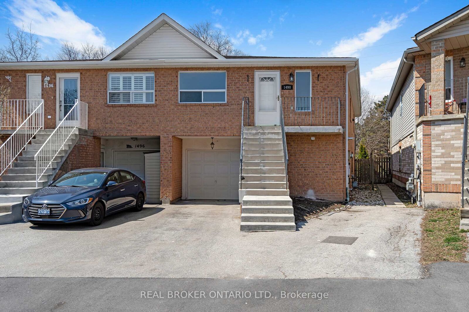 Property Photo:  1498 Paddington Court Upper  ON L7M 1W7 