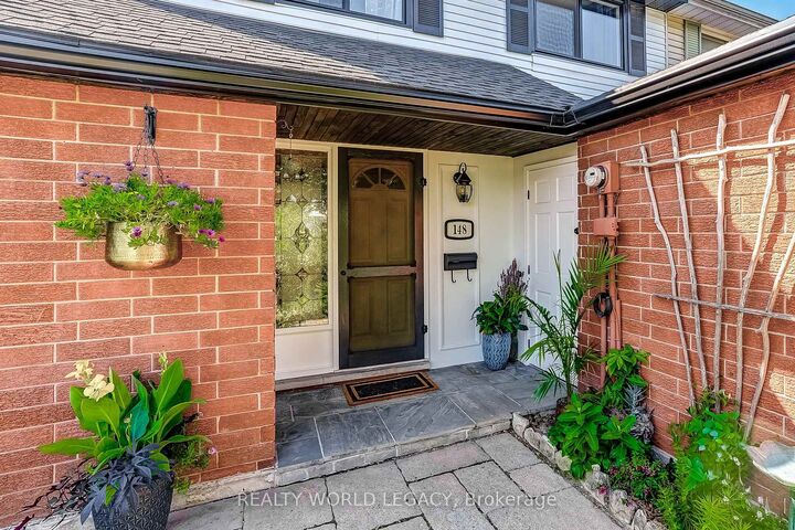 Property Photo: 148 St Andrews Drive ON L8K 6C3